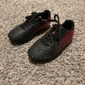 Vizari Kids Soccer Cleats Size 10.5 Black and red